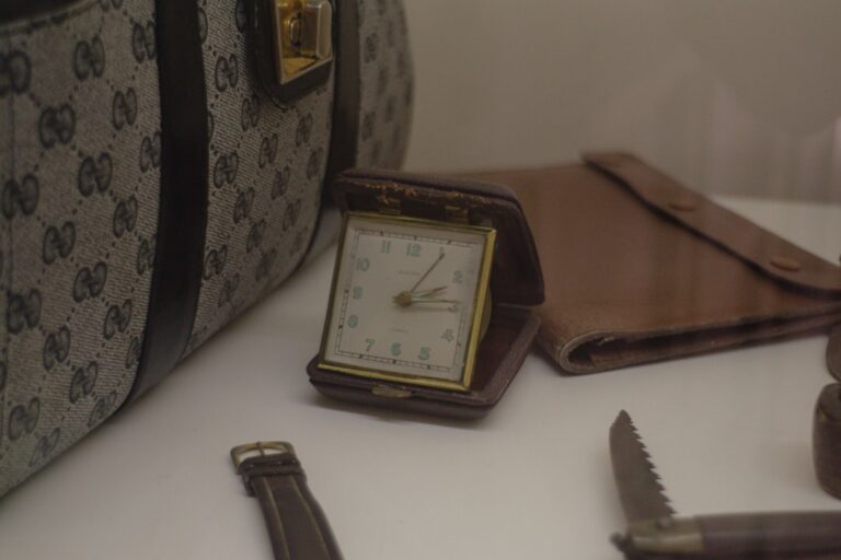 Top 10 Travel Accessories to Simplify Your Next Journey